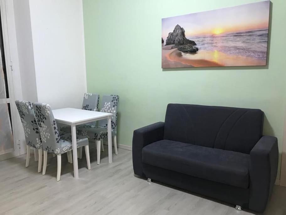 Appartamento In Zona Bocconi Милан Экстерьер фото