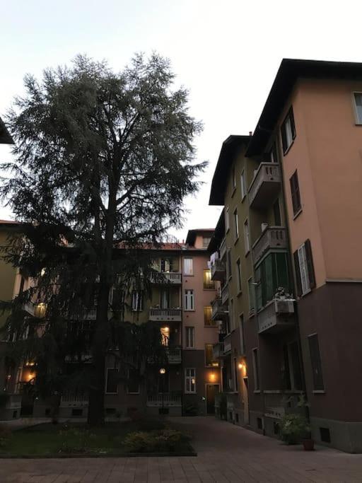 Appartamento In Zona Bocconi Милан Экстерьер фото